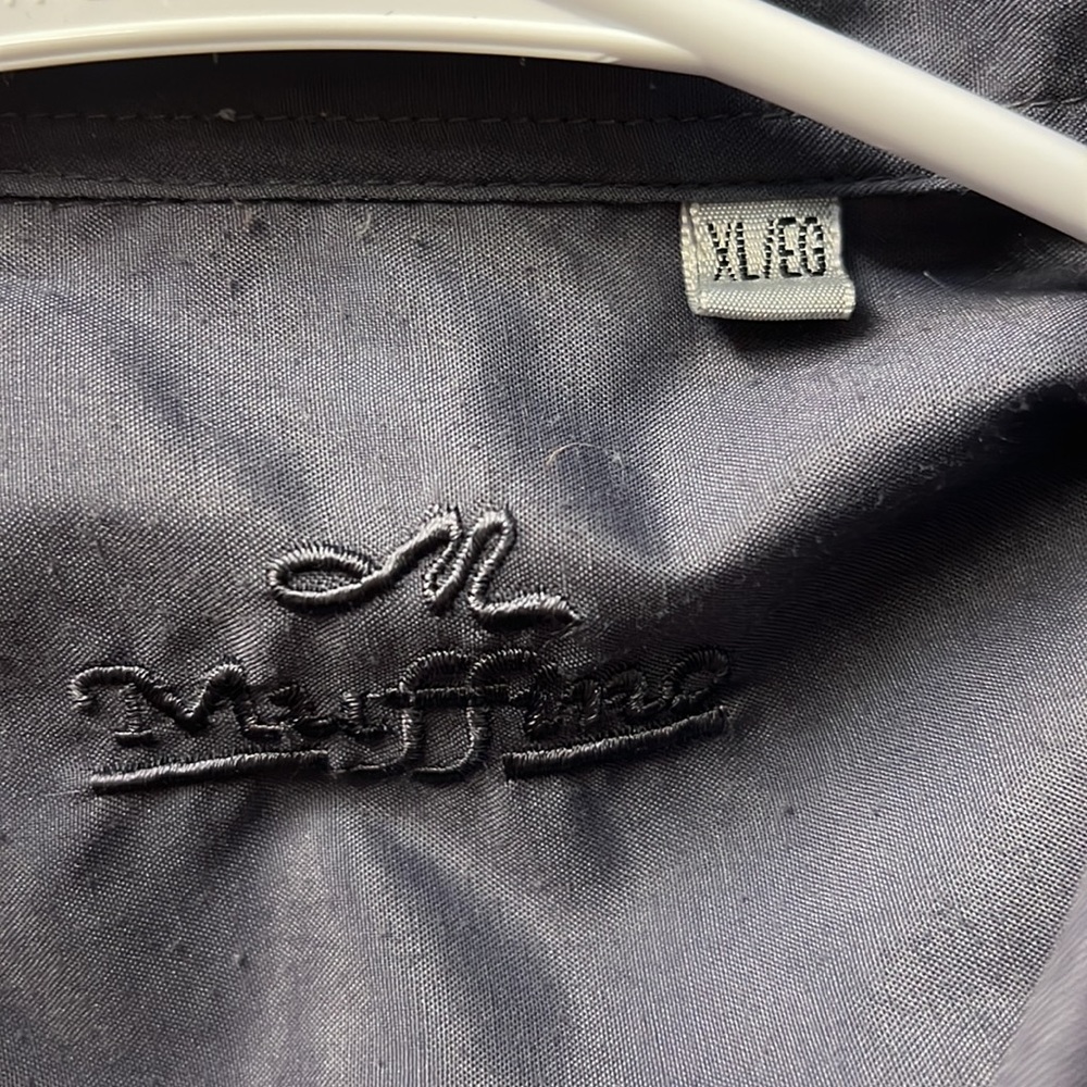 Button up - Picture 2 of 3